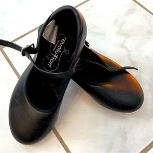 Gently used girls tap shoes